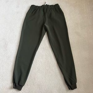 Lululemon On The Fly Joggers.